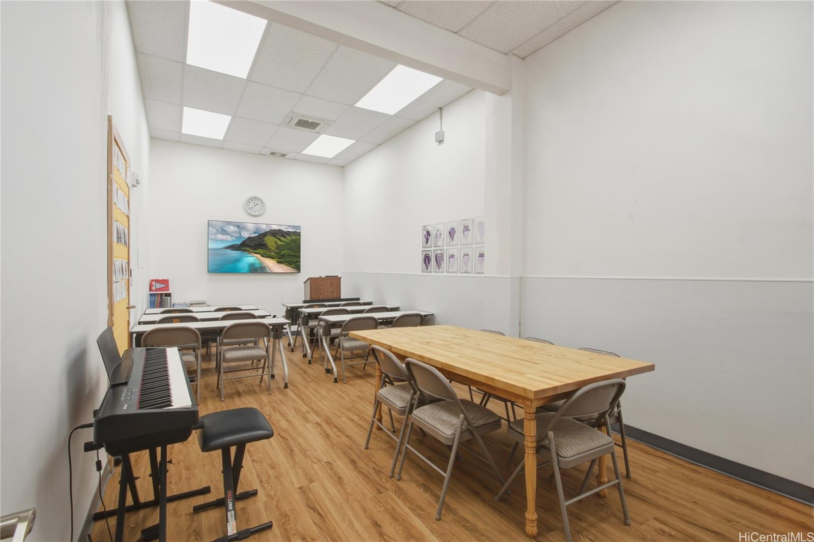 Photo 13 of 24