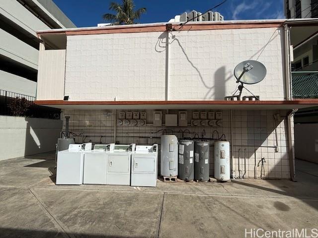 Photo 16 of 21