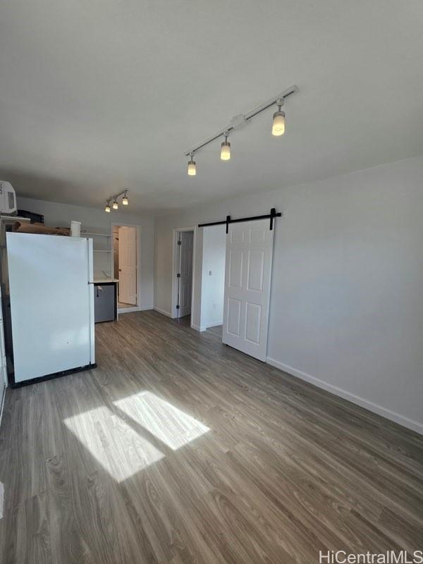 Photo 17 of 25
