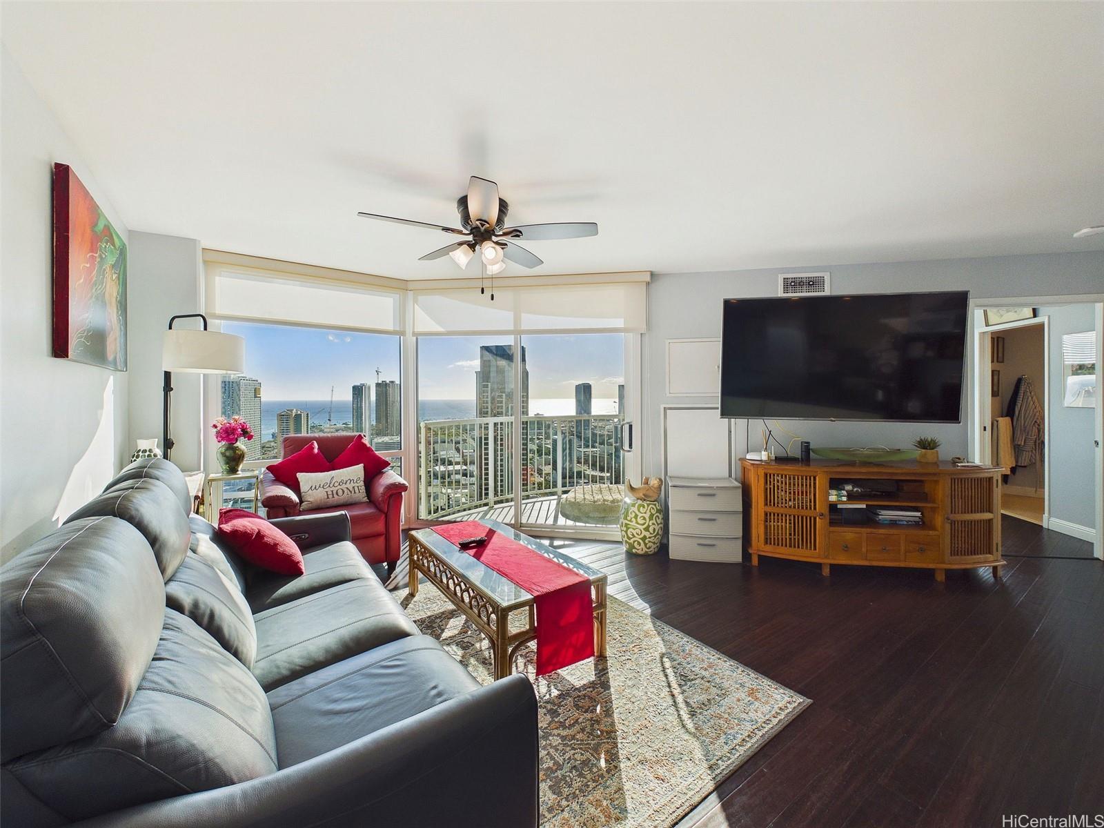 801 S King Street 3704
