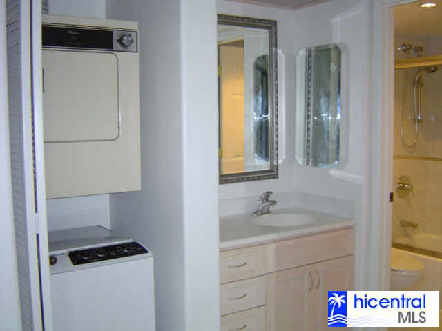 930 Kaheka Street  Unit 3004