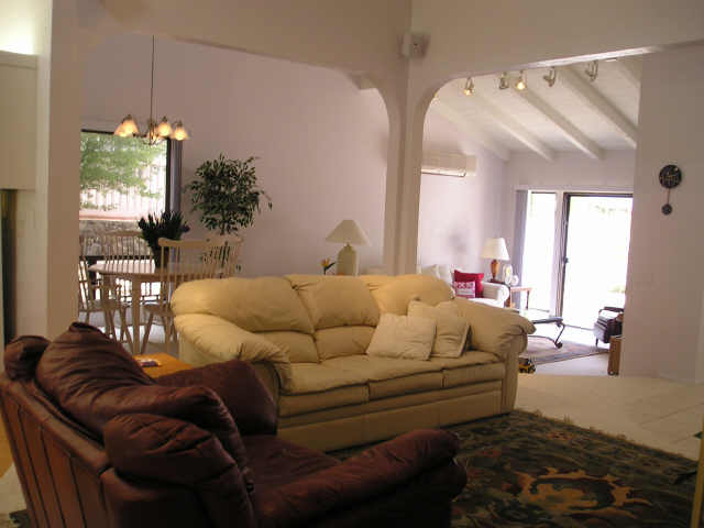 1360 Kaeleku Street