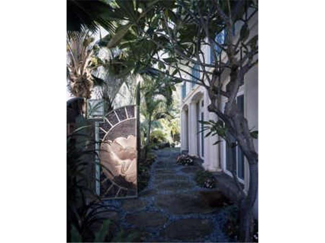 3063 Diamond Head Road