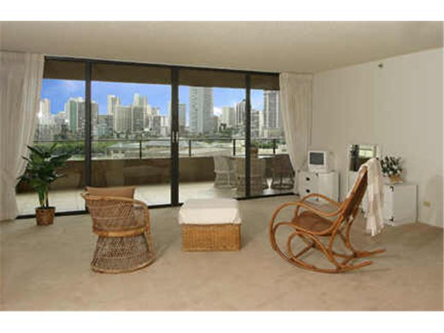 581 Kamoku Street  Unit EWA/904