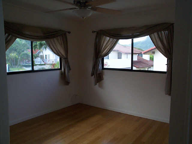 1256 Aupupu Place