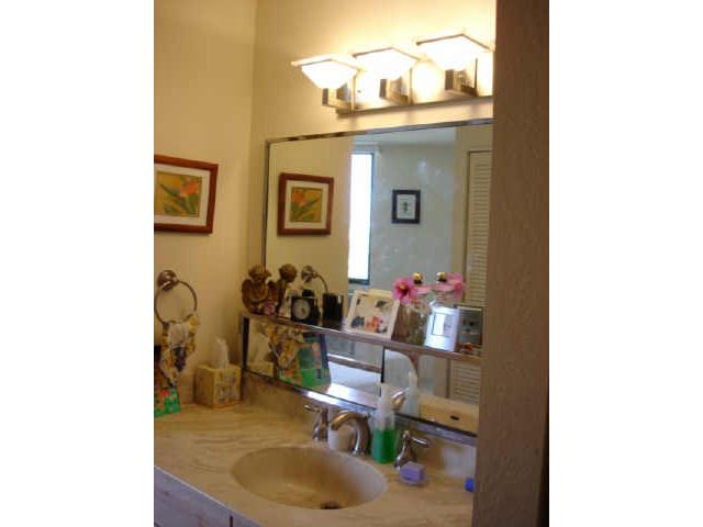 320 Liliuokalani Avenue Unit 902 320 Liliuokalani Avenue Unit 902