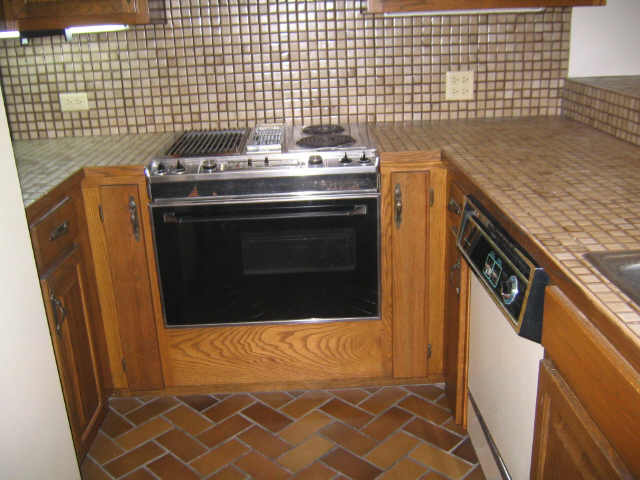 555 Hahaione Street  Unit 6D