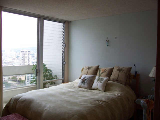 555 University Avenue  Unit 2502