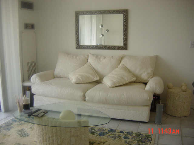 411 Hobron Lane  Unit 910