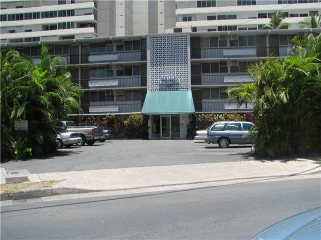 1867 Kaioo Drive  Unit 404