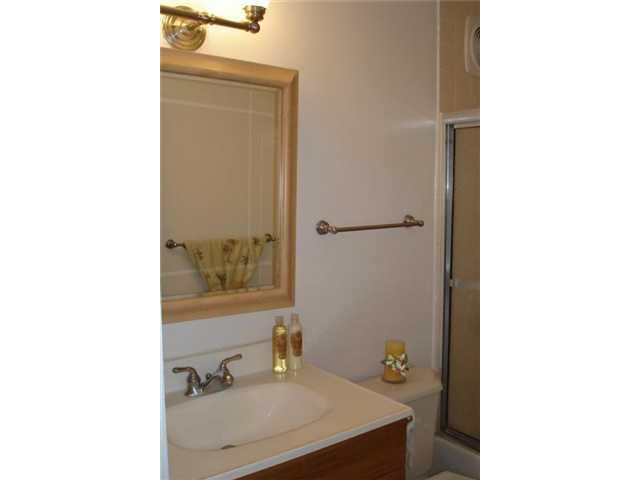 46-260 Kahuhipa Street  Unit C/207