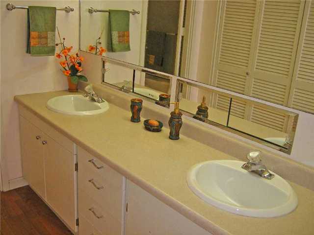 1212 Punahou Street  Unit 1008