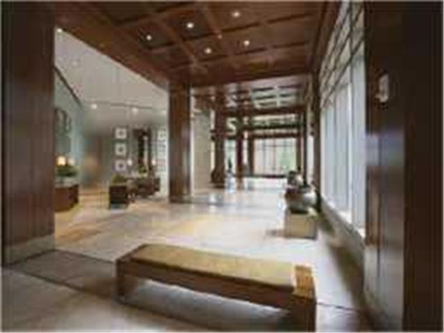 1177 Queen Street  Unit 3705