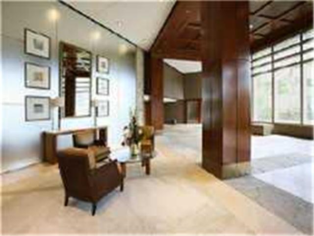 1177 Queen Street  Unit 3705