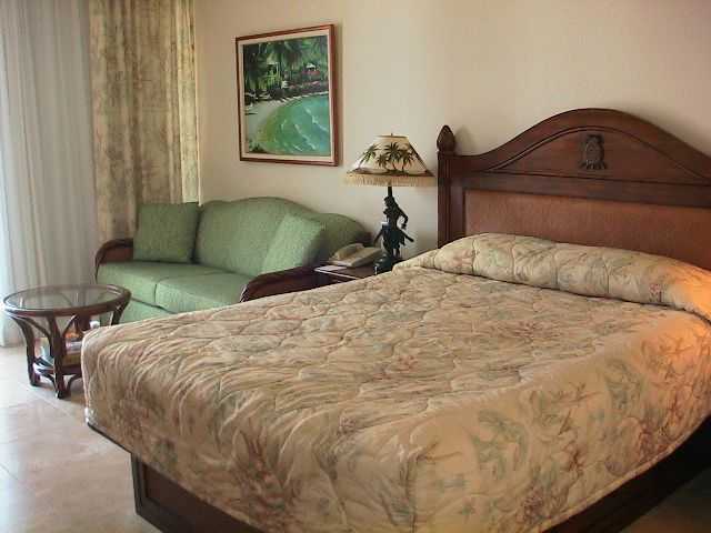 2045 Kalakaua Avenue  Unit 818