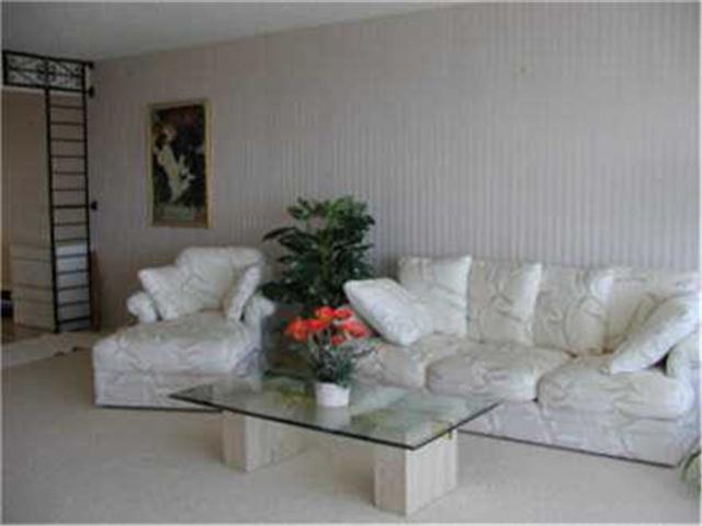 581 Kamoku Street  Unit EWA/3704