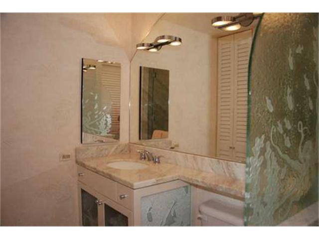 2979 Kalakaua Avenue  Unit 804
