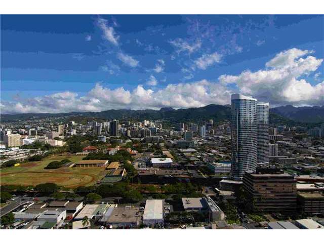 1177 Queen Street  Unit 3501