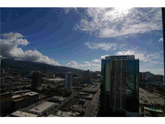 1177 Queen Street  Unit 3501
