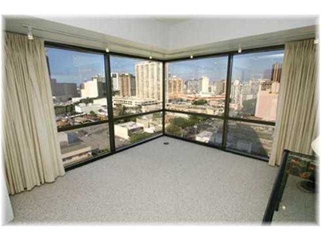 1750 Kalakaua Avenue  Unit 1402