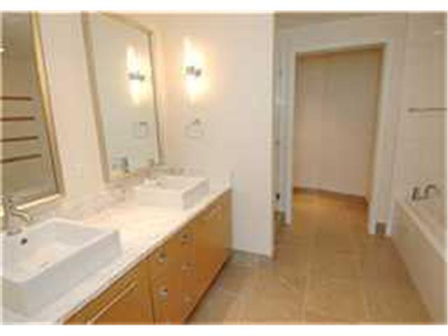 1177 Queen Street  Unit 1704