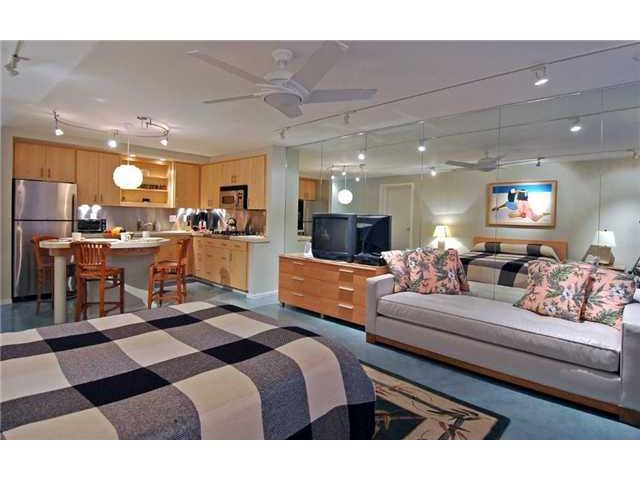 2895 Kalakaua Avenue  Unit 206