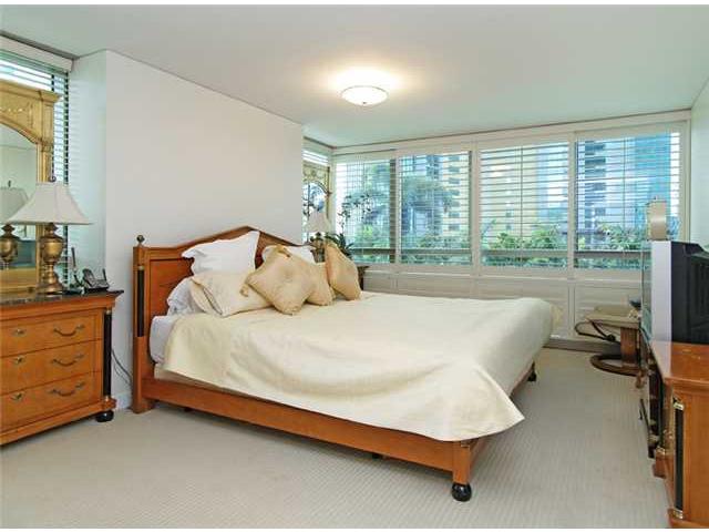 1177 Queen Street  Unit 708