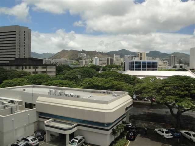 876 Curtis Street  Unit 605
