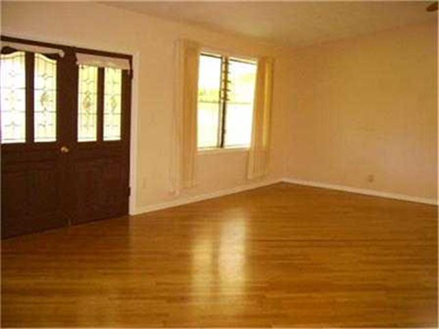 51-015 Lau Place