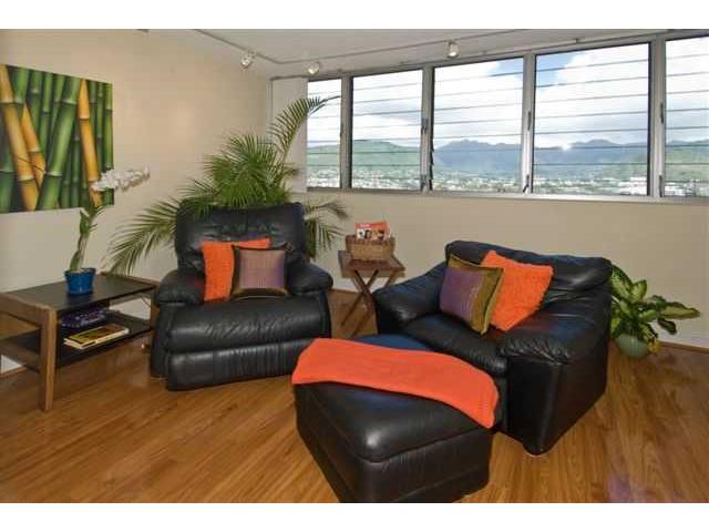 500 University Avenue  Unit 2204