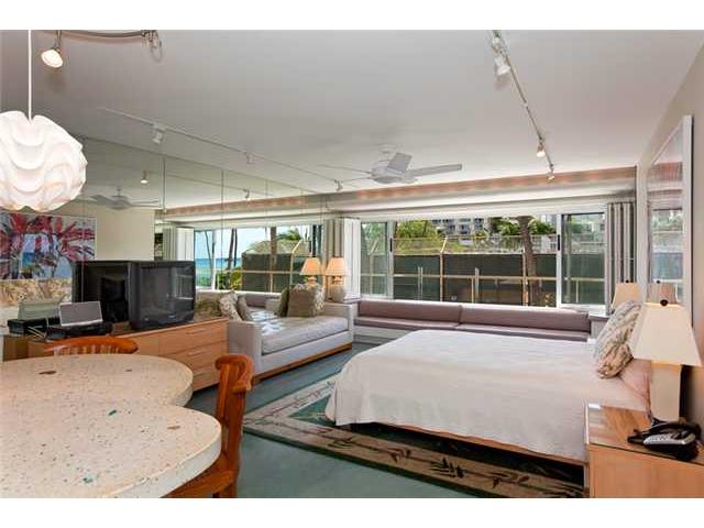 2895 Kalakaua Avenue  Unit 206