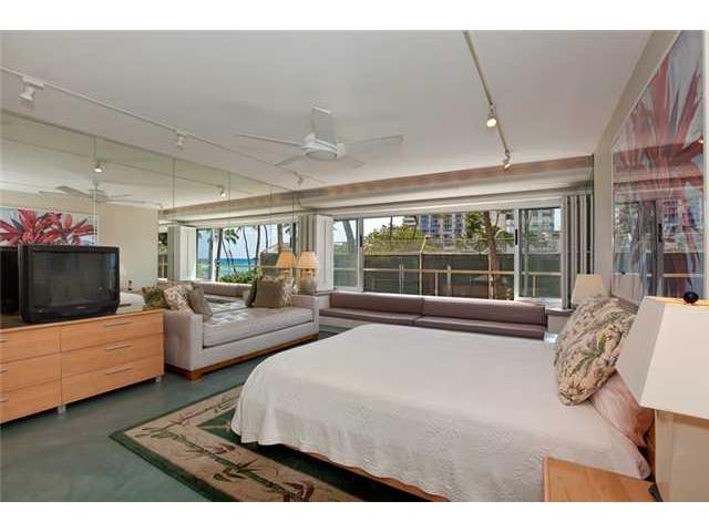 2895 Kalakaua Avenue  Unit 206