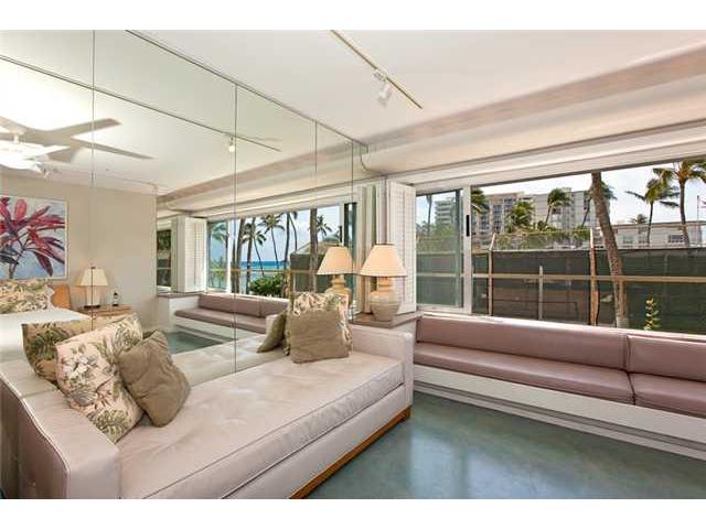 2895 Kalakaua Avenue  Unit 206